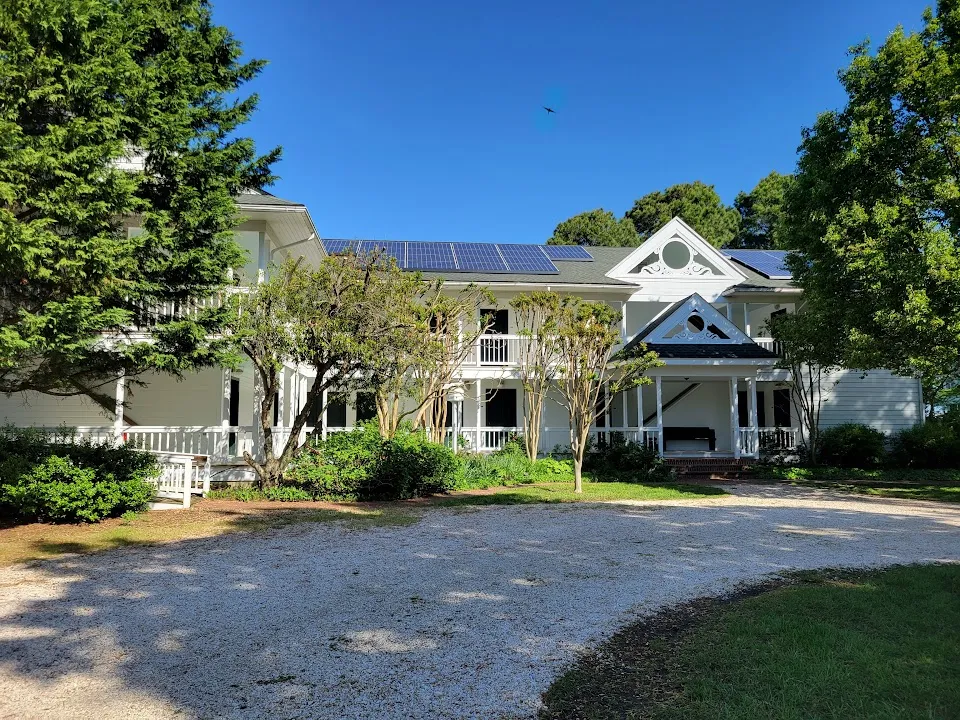 Wades Point Inn On The Bay