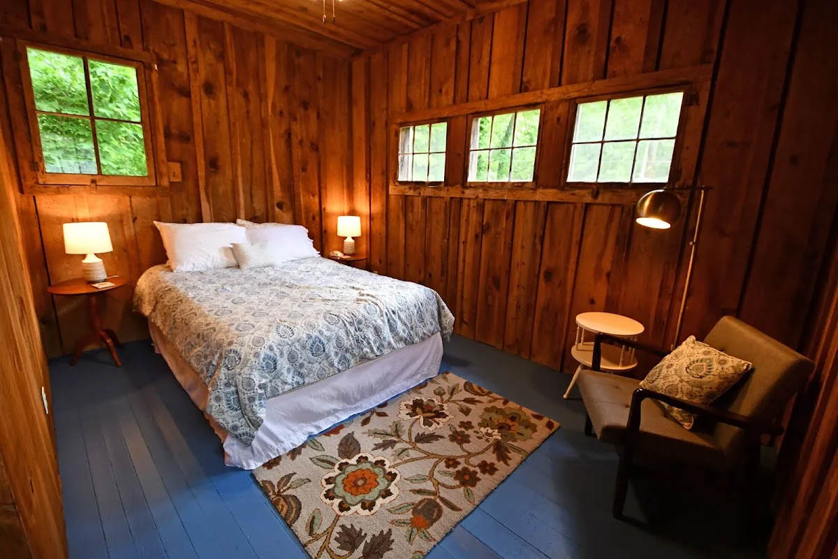 Bleu Canoe Tiny Cabins
