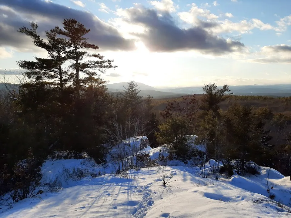 French's Ledges Trailhead