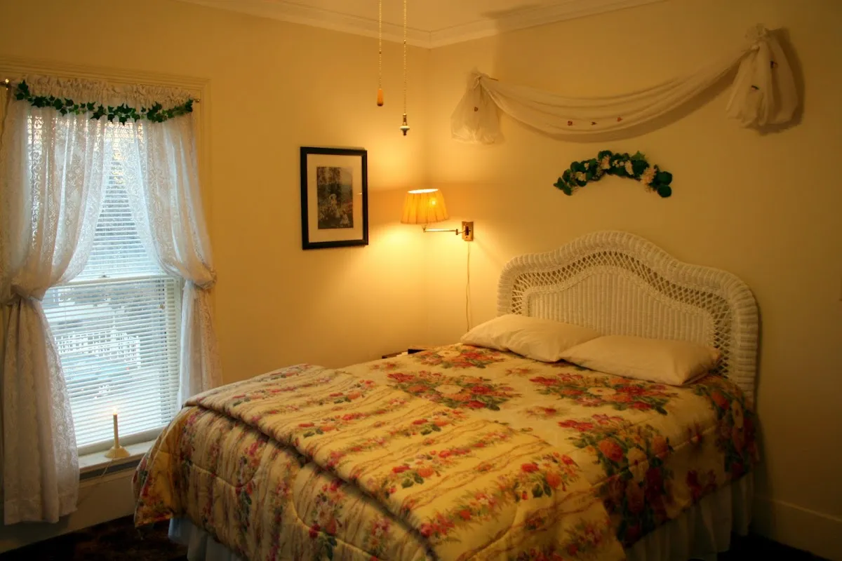 Gables Bed & Breakfast Inn