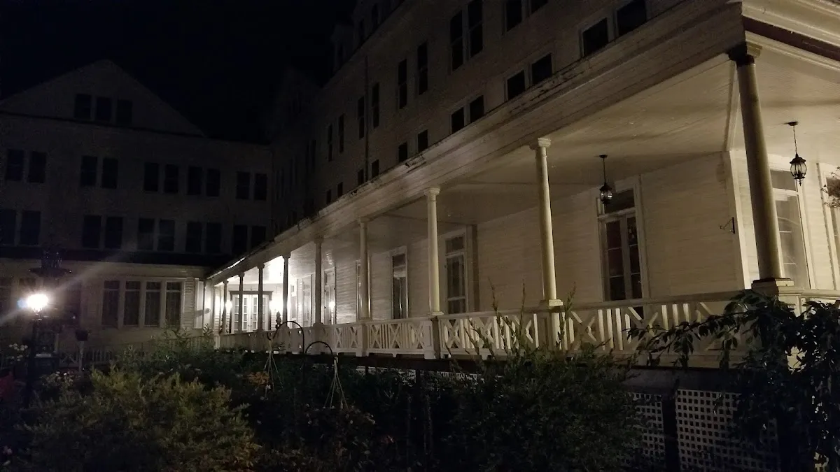 Paradise Inn
