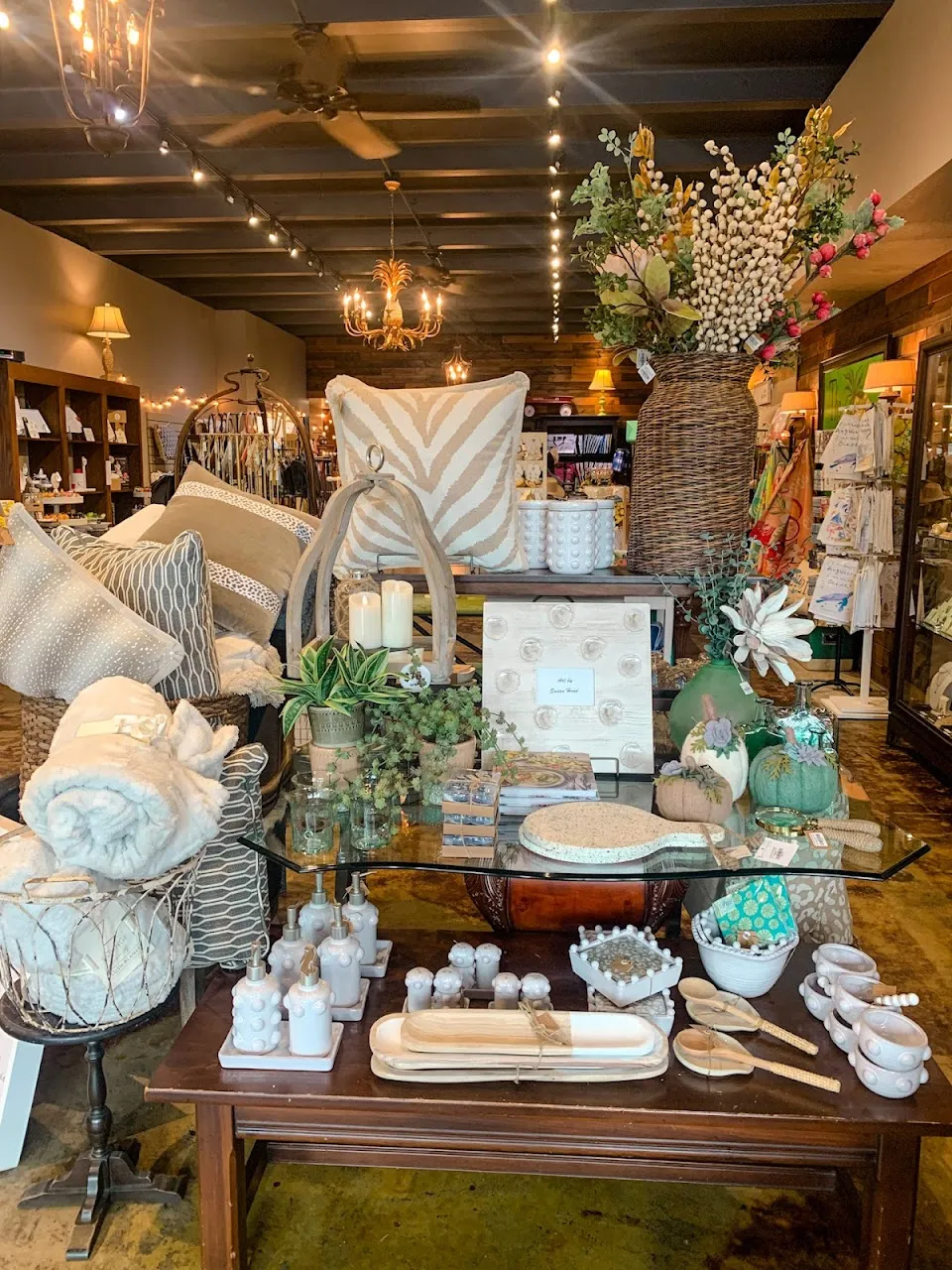 The Posh Pineapple - Gift Boutique