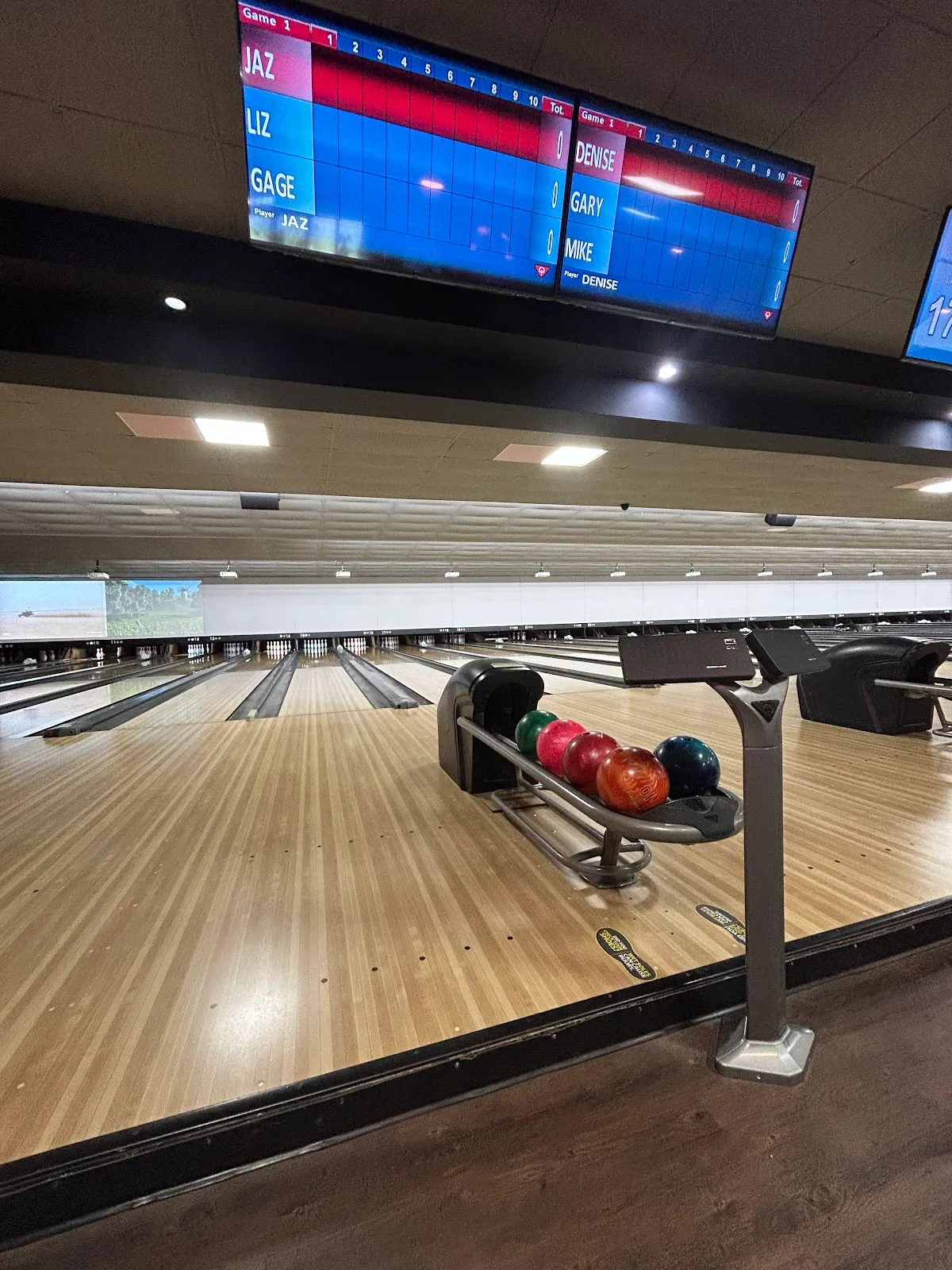 Bowlero Spring Hill