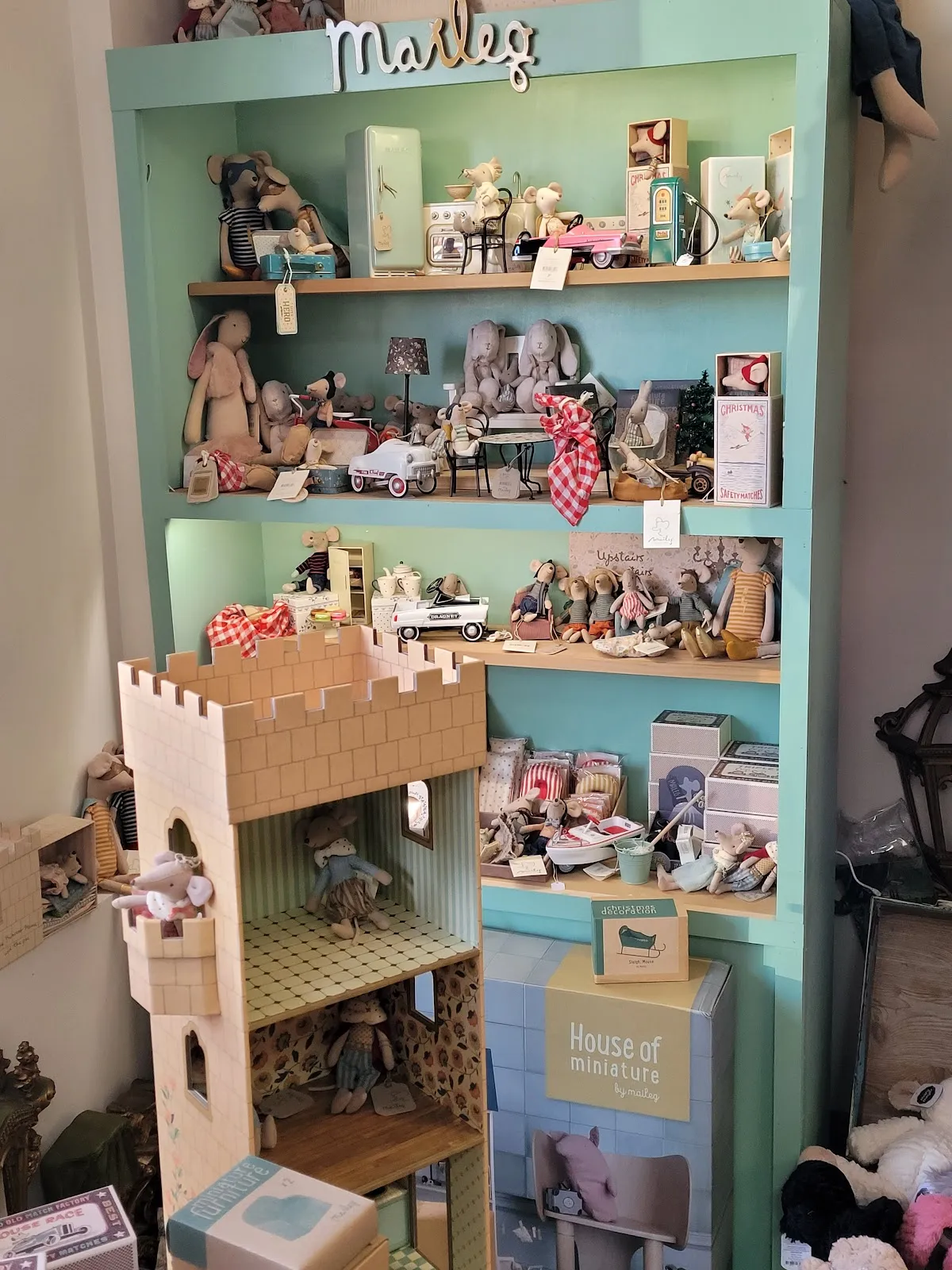 Donovan's Custom Framing and Gifts