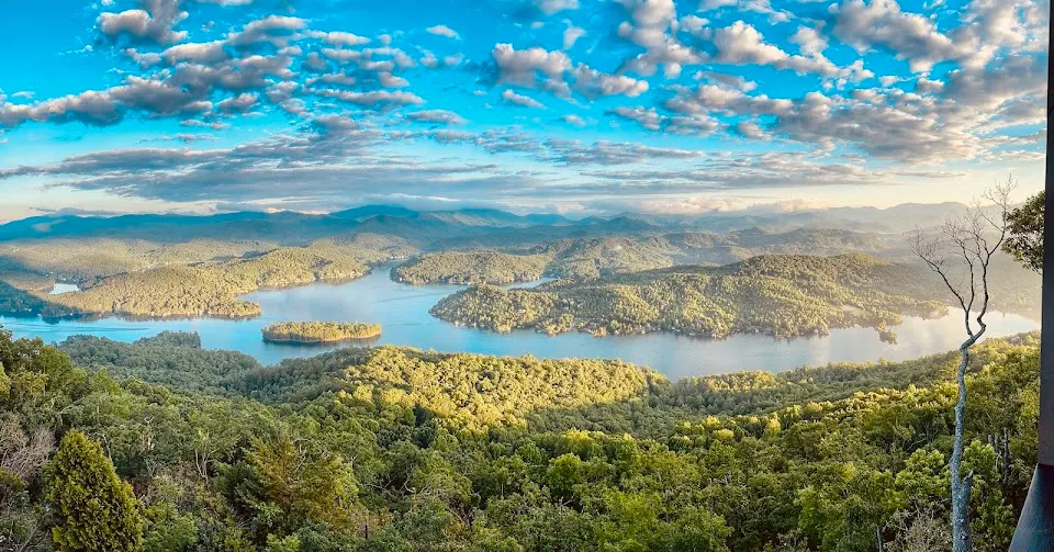 Wander Lake Burton
