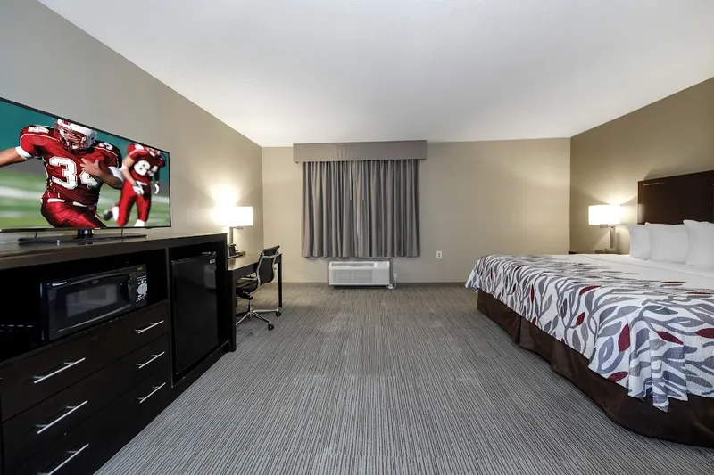 Red Roof Inn & Suites Newburgh – Stewart Airport/ West Point