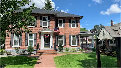 Grand Colonial Bed and Breakfast