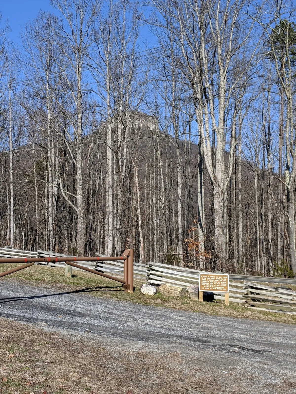 Pinnacle Hotel Road Parking Lot- Corridor Trail, Mountain trail trailheads