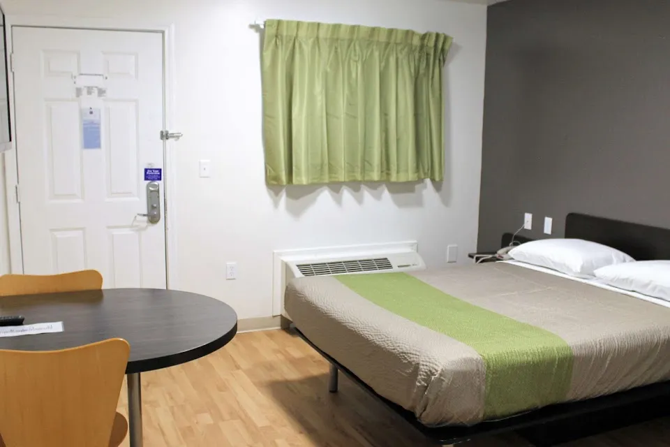 Studio 6 Extended Stay - Savannah, GA