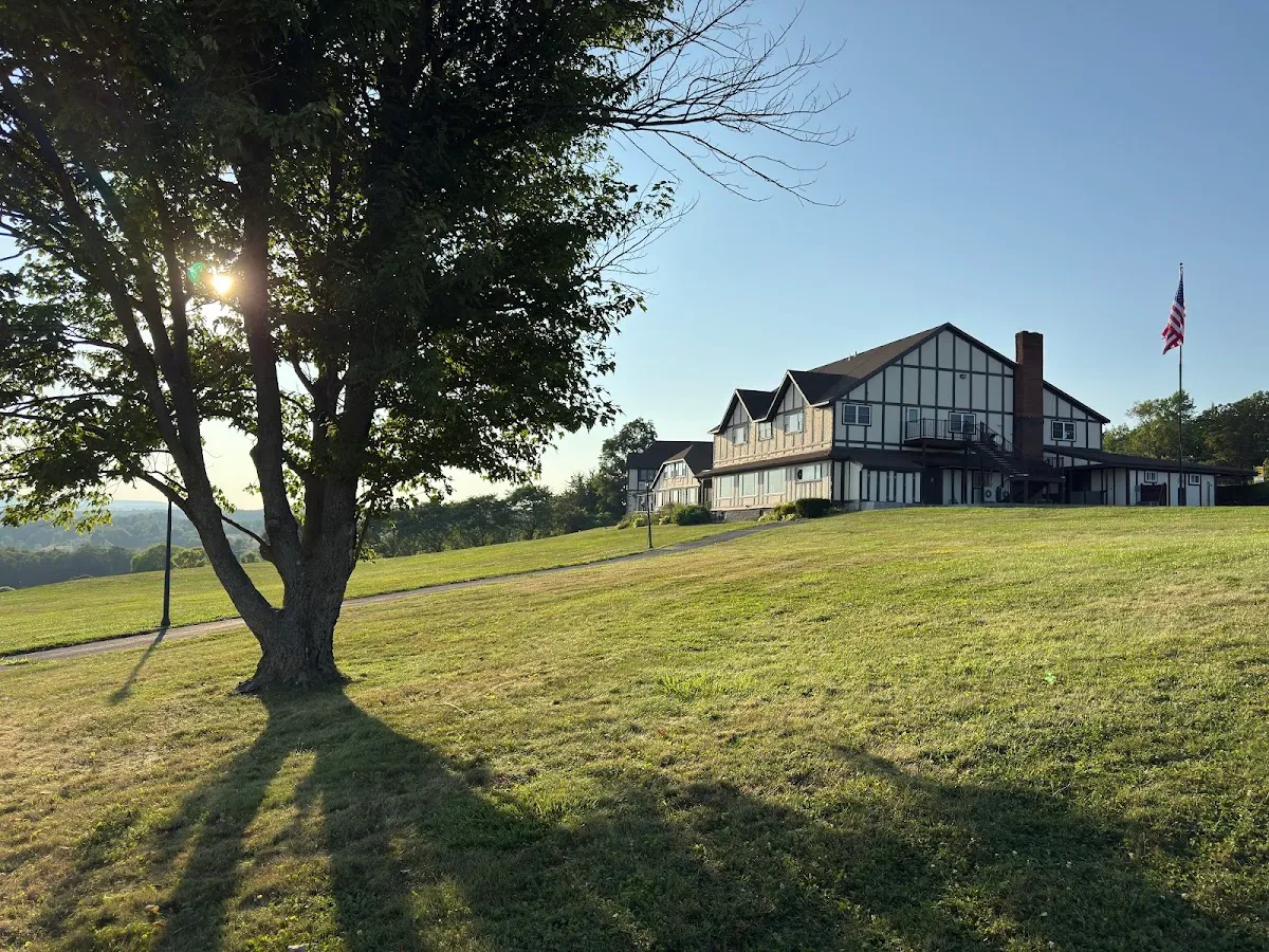 Howe Caverns Motel