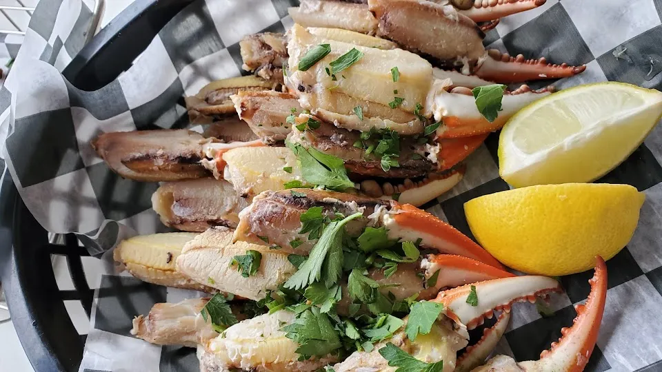 Foxy's Harbor Grille
