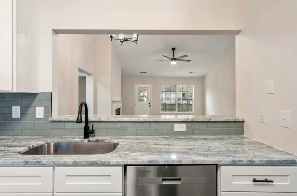 Everlasting KB - Countertops & Cabinets