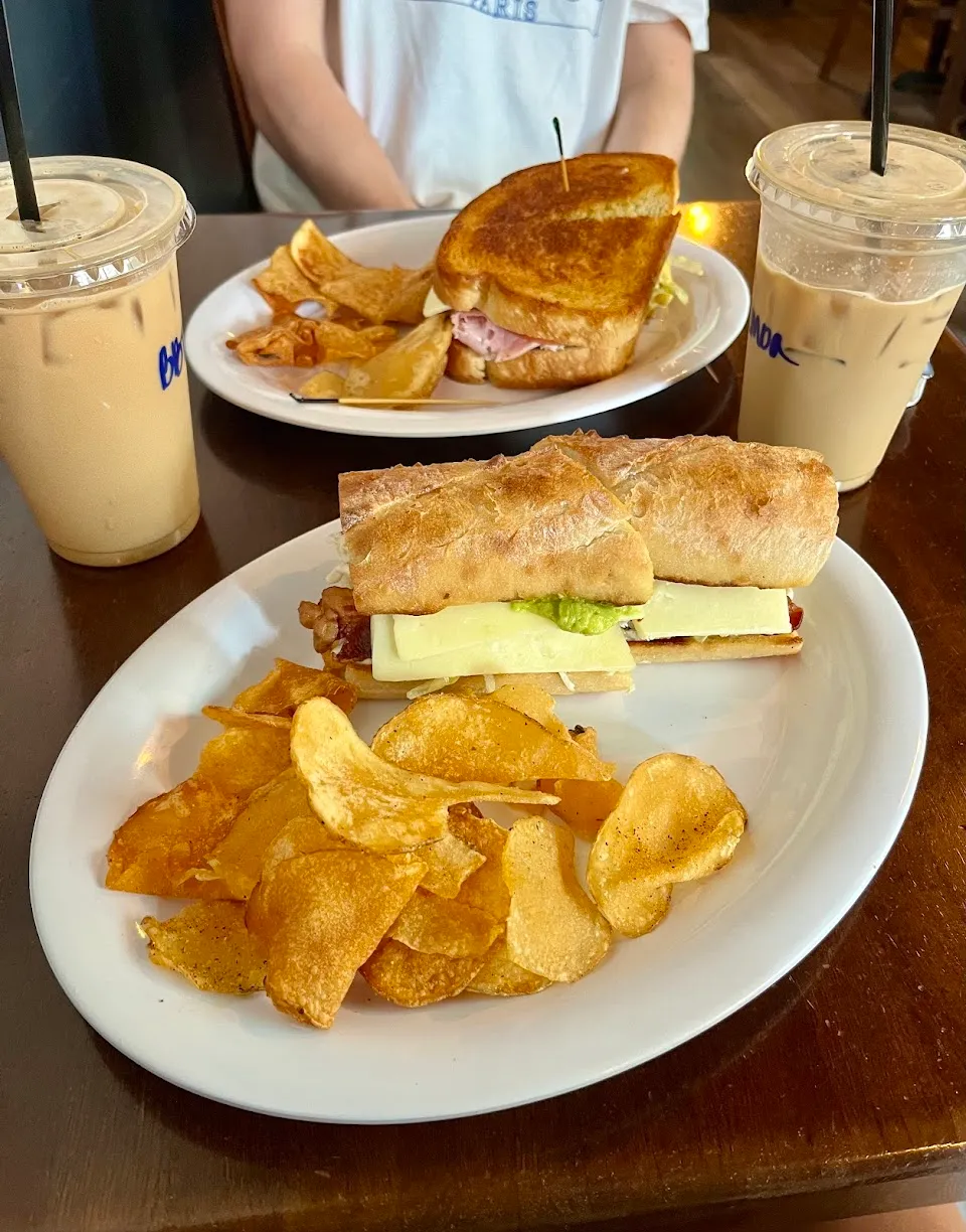 Cafe 44