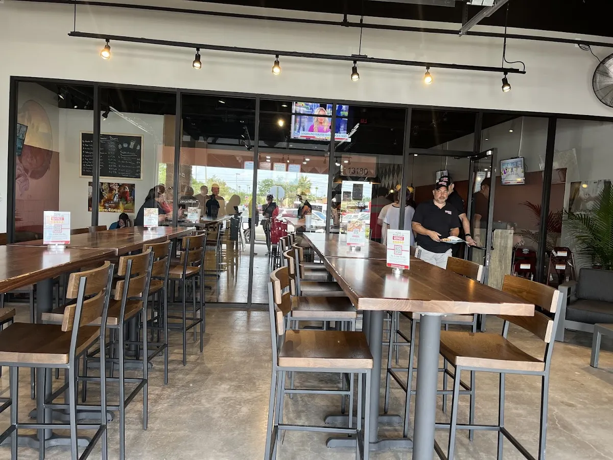 Smokin' Oak Wood-Fired Pizza and Taproom