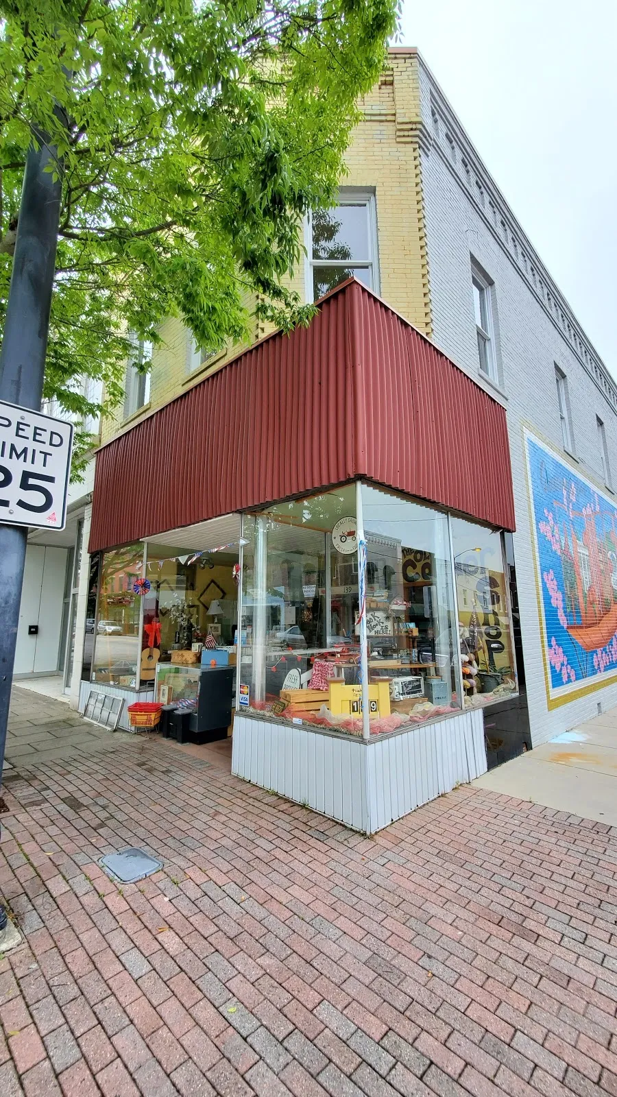 The Ole' Corner Shop