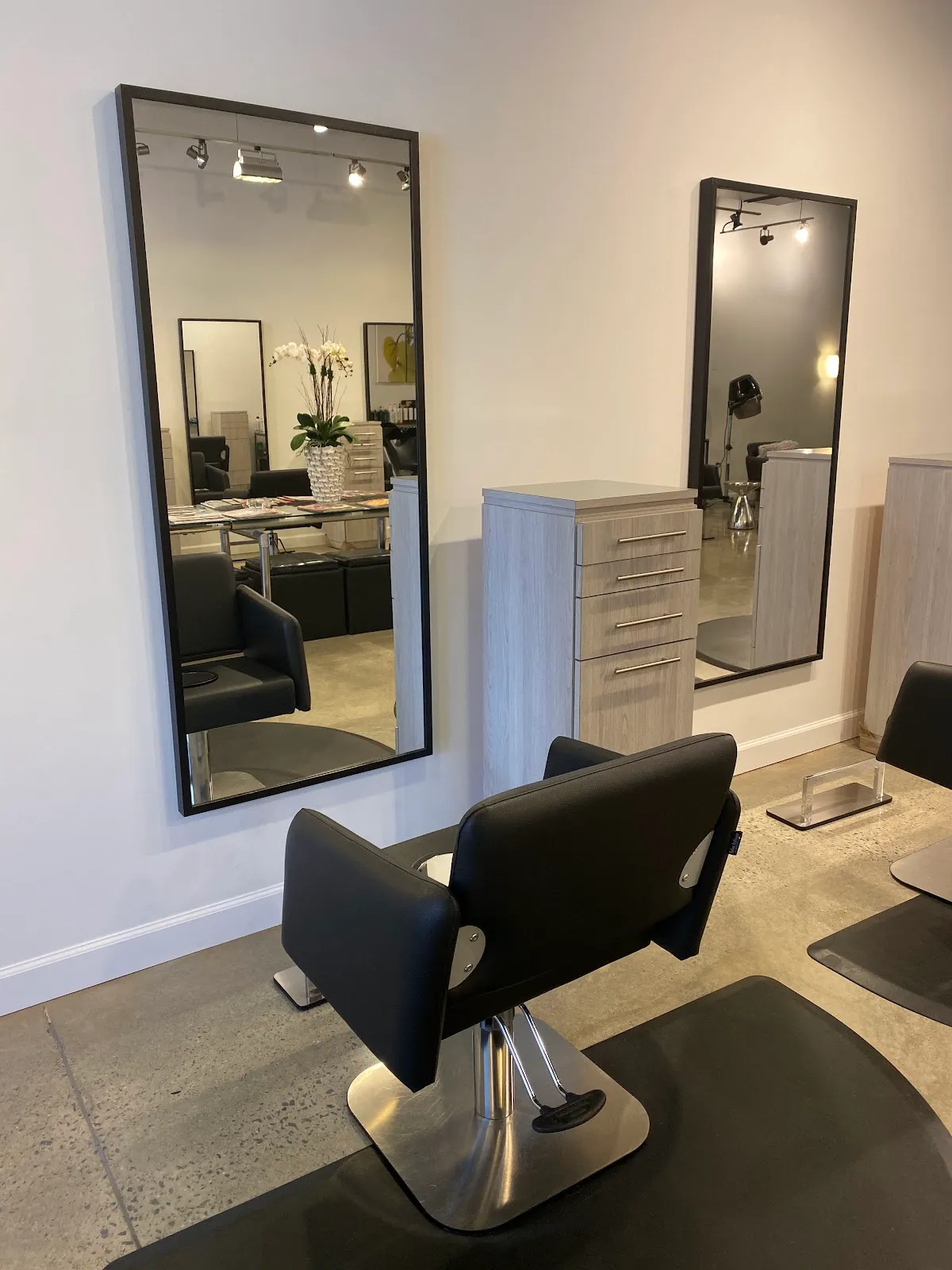 Tara Burroughs Salon