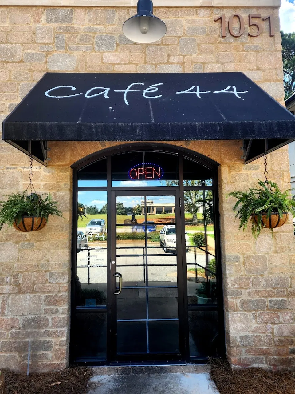 Cafe 44