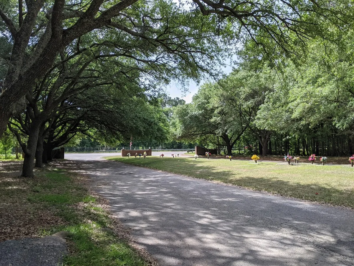 Plantation Memorial Gardens