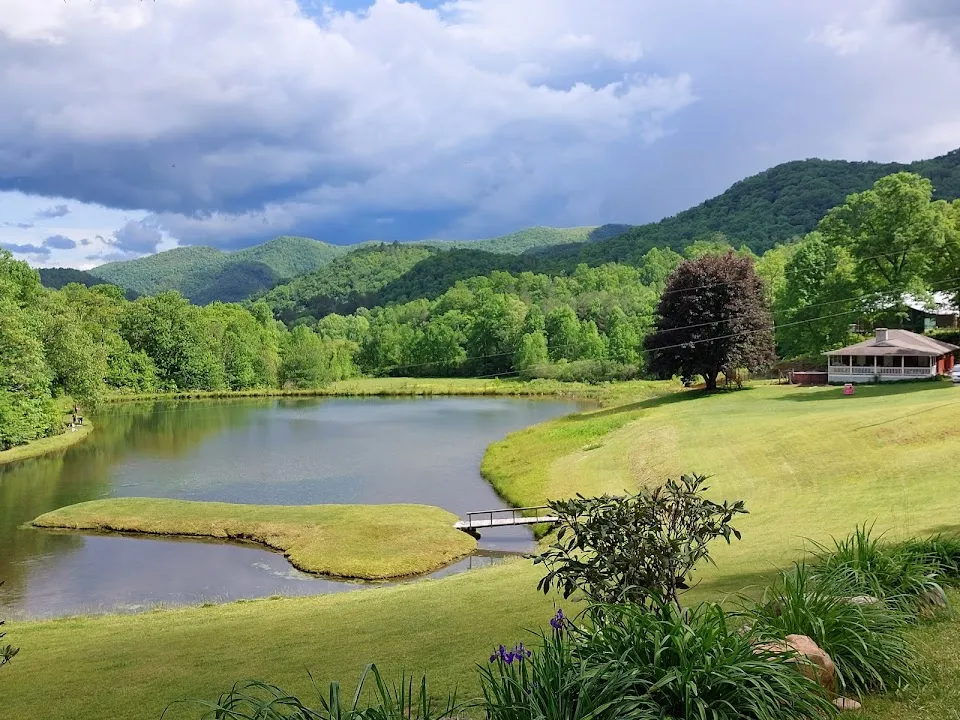 Andy's Trout Farm & Cabins