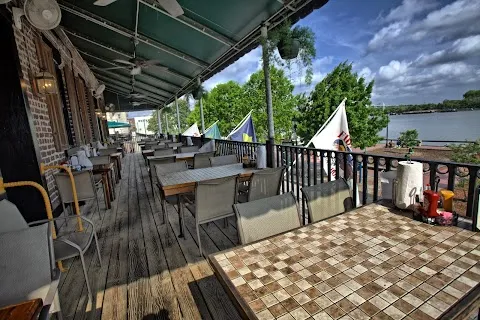 Fiddler's Crab House & Oyster Bar