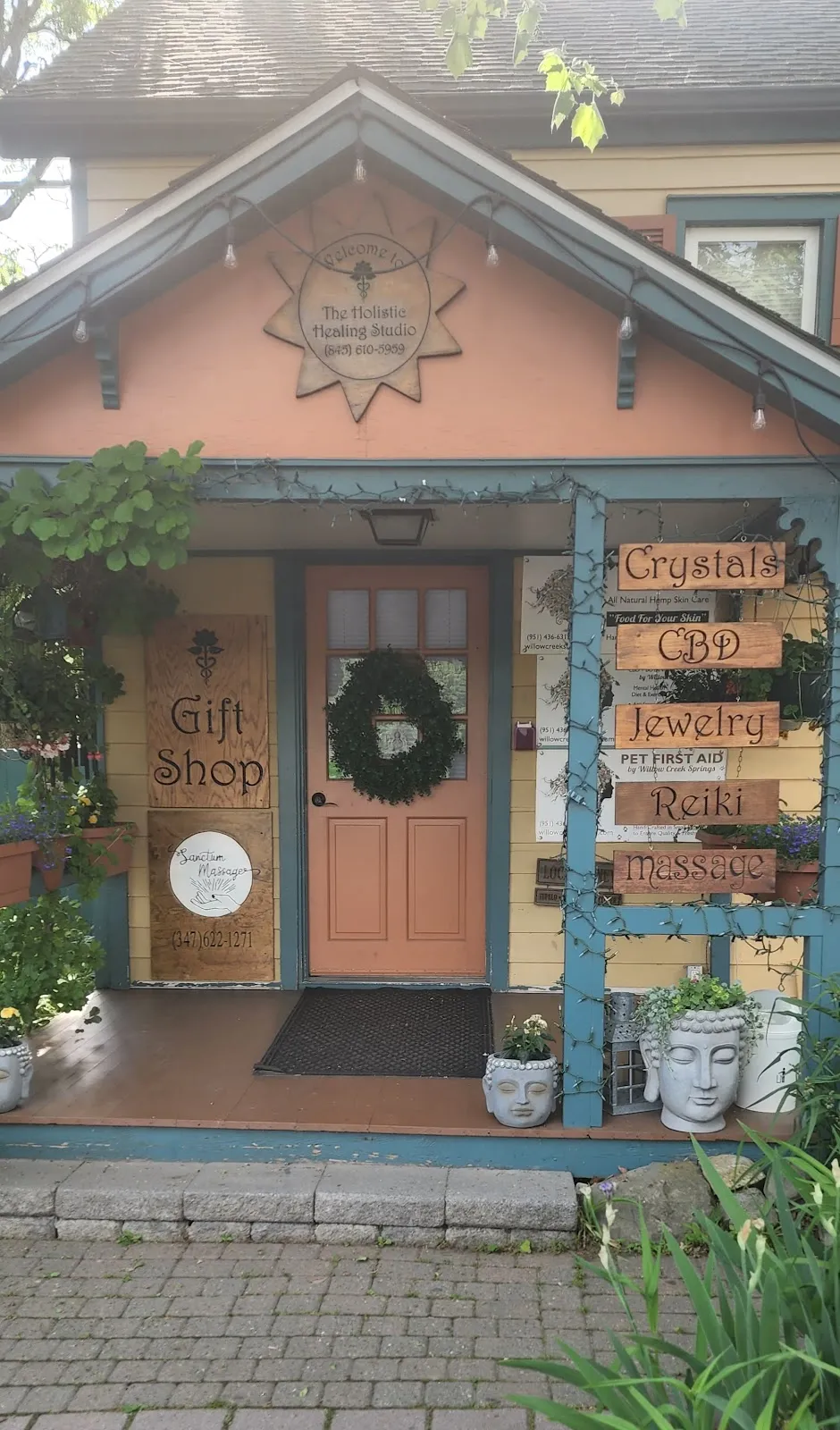 Sugar Loaf Arts And Crafts Village