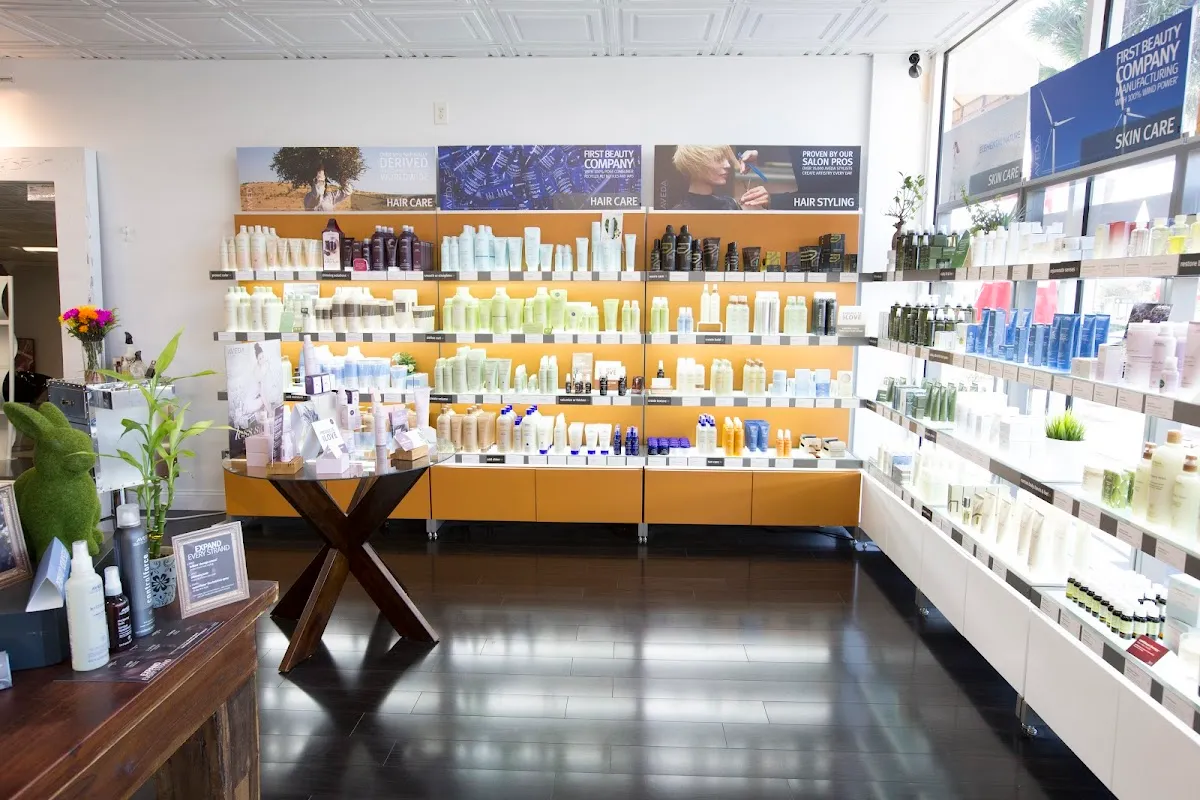 Loft 352 Aveda Salon