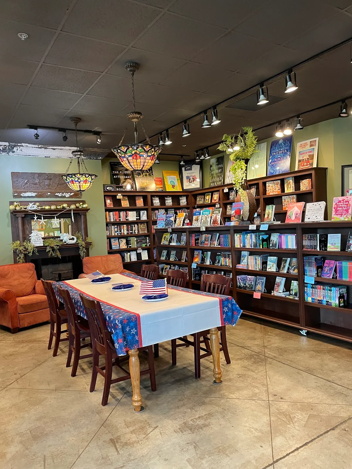FoxTale Book Shoppe