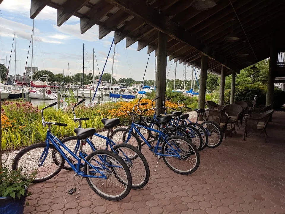 Knapp’s Narrows Marina & Inn