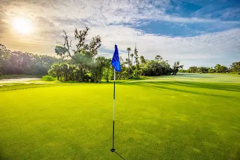 GlenLakes Golf & Country Club