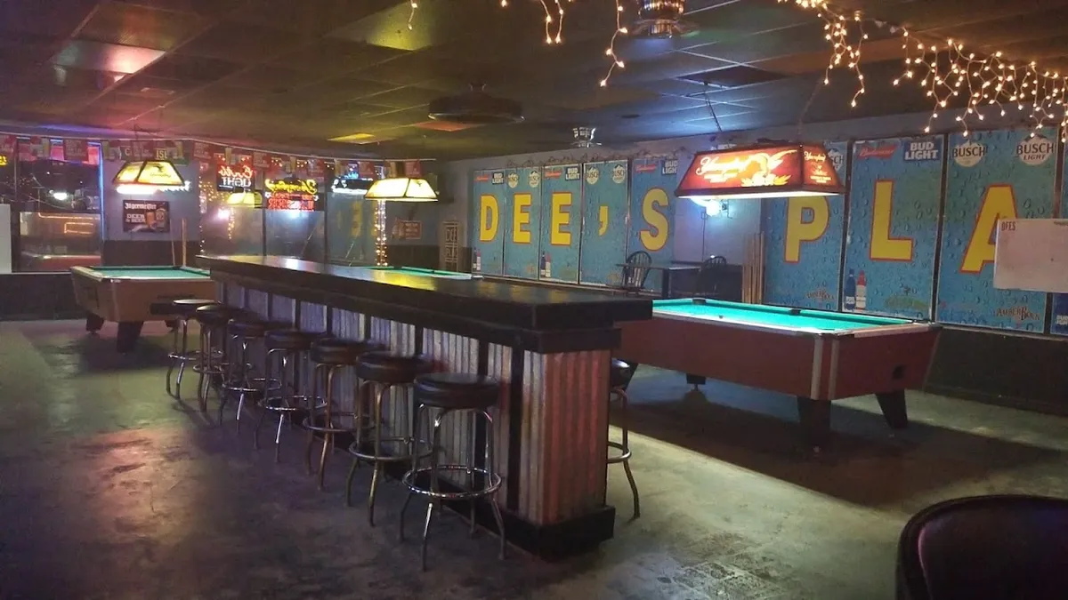 Dee's Place