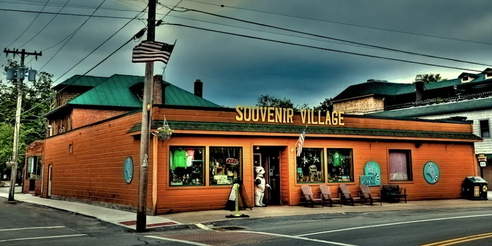 Souvenir Village