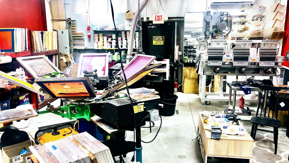 Hipbone, LLC - Custom Printed Tee Shirts and Embroidery