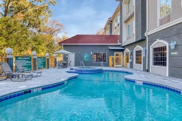 La Quinta Inn & Suites by Wyndham Savannah Airport - Pooler