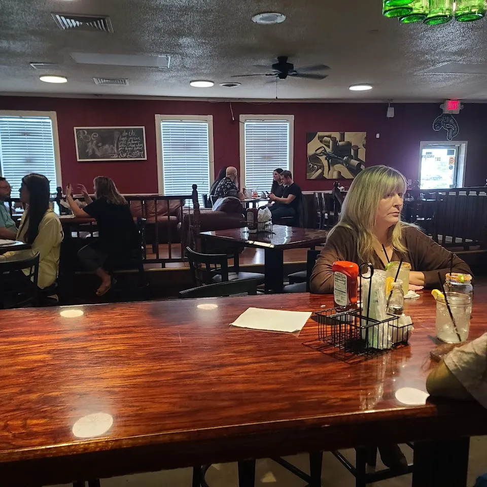 The Knot Burger Pub
