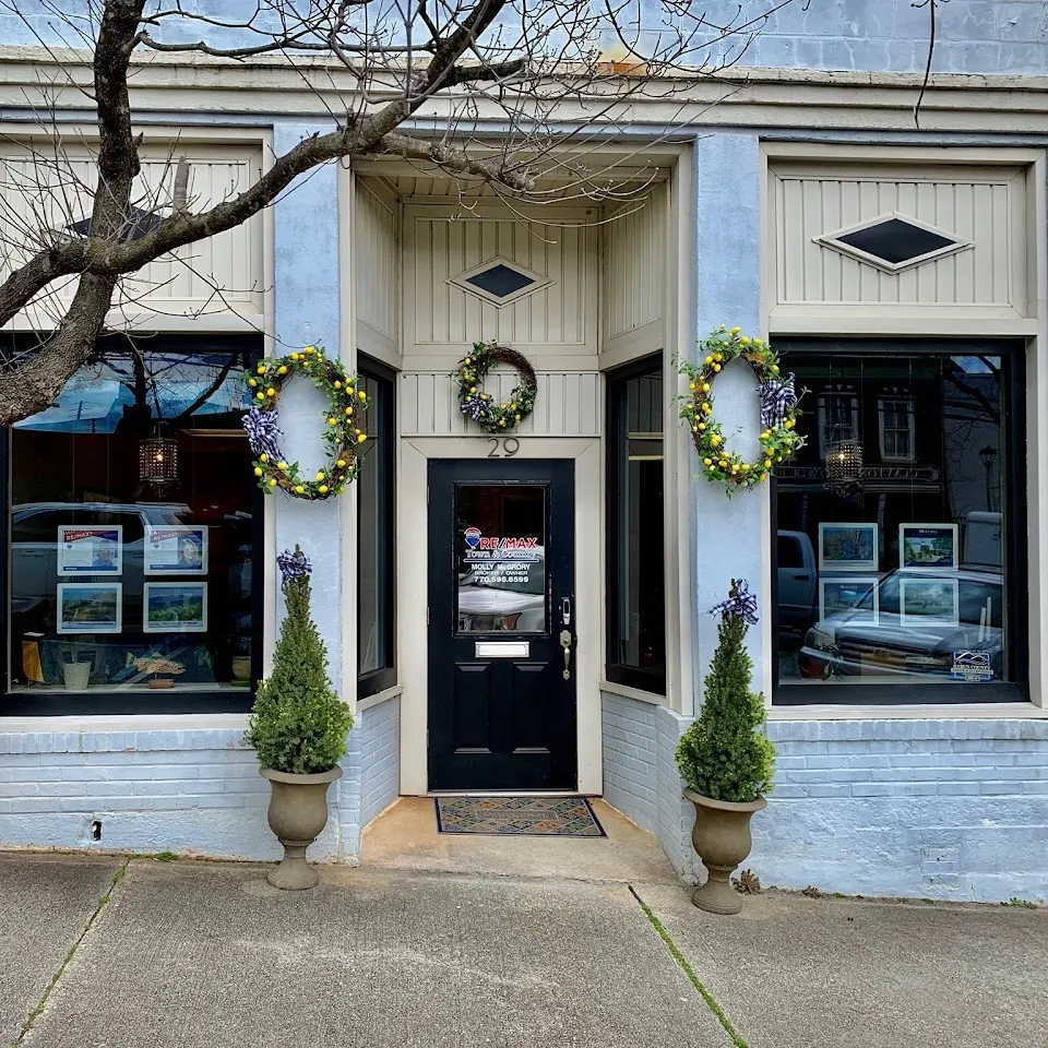 RE/MAX Town & Country Rabun