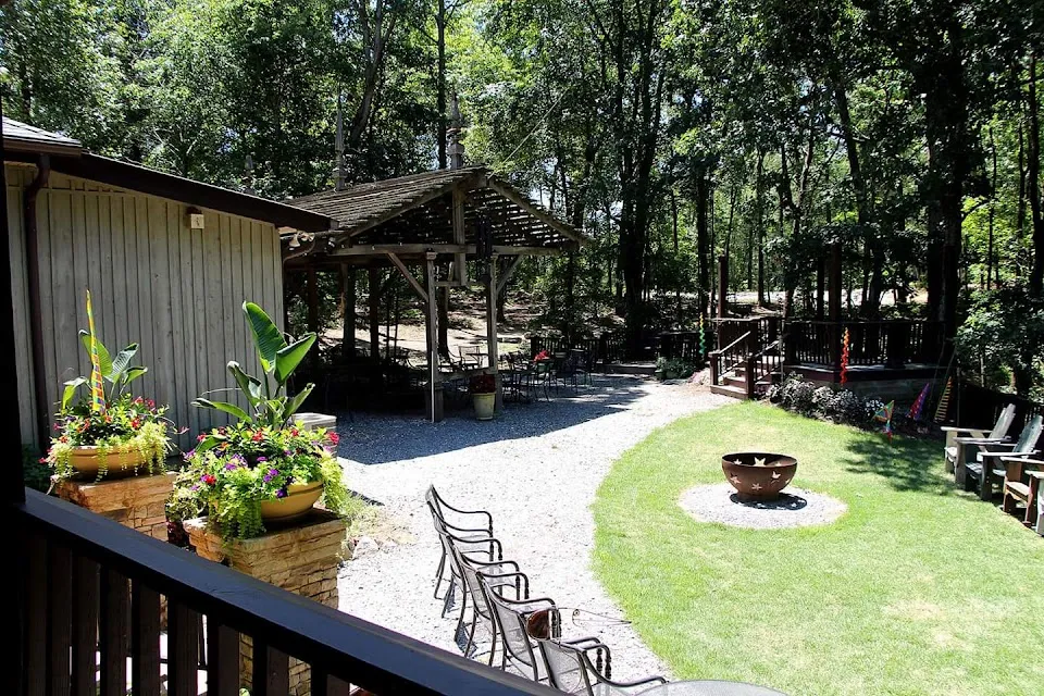 Feathers Edge Vineyards
