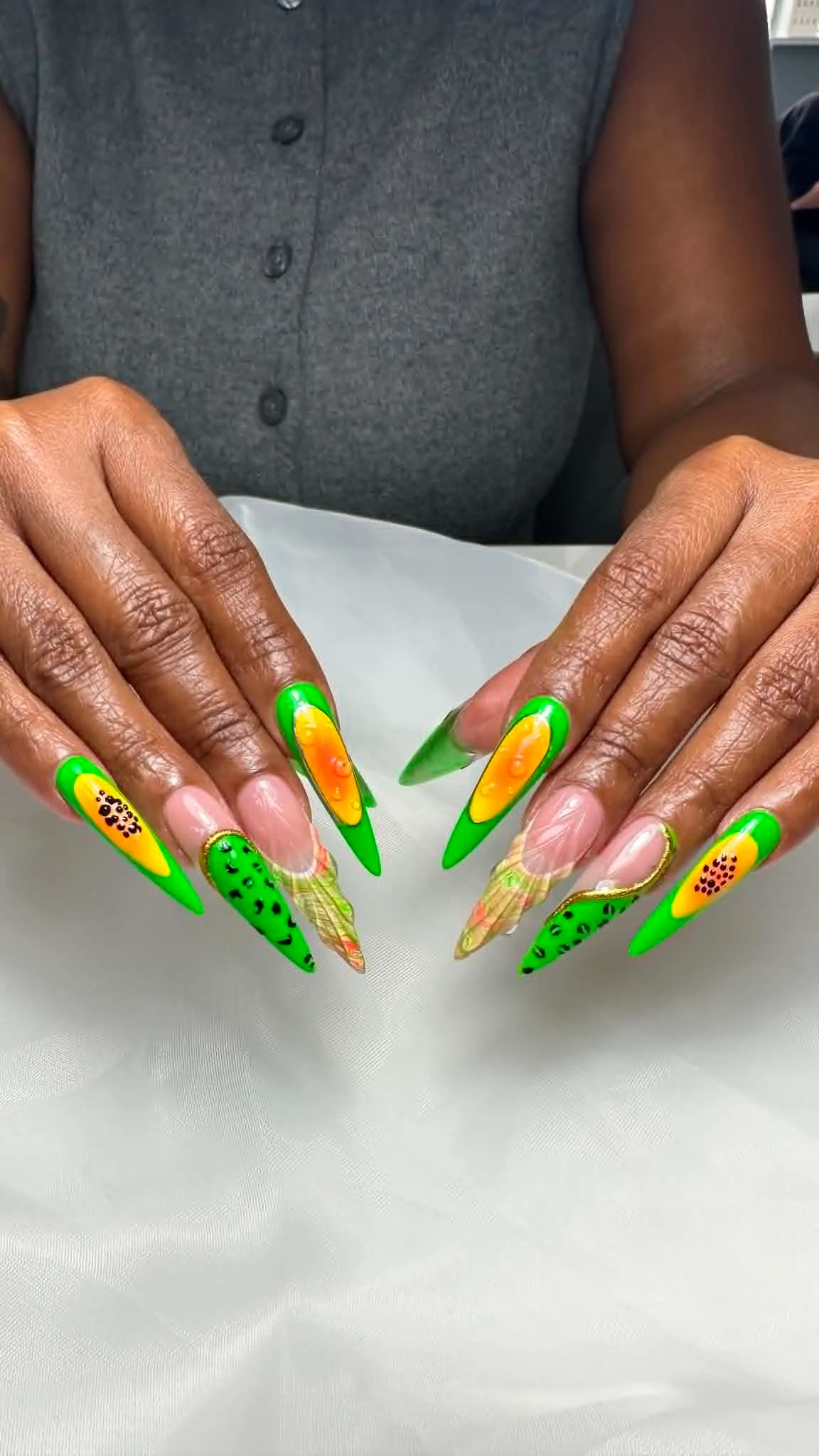 Hello Nails Bar