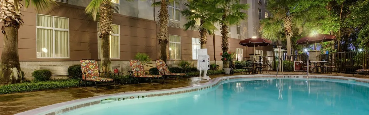 Holiday Inn Express & Suites Charleston - Northwoods by IHG