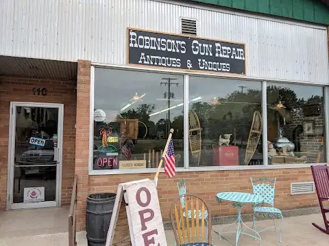 Robinson's gun repair / Antiques and uniques