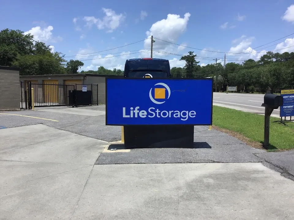 Storage Rentals of America