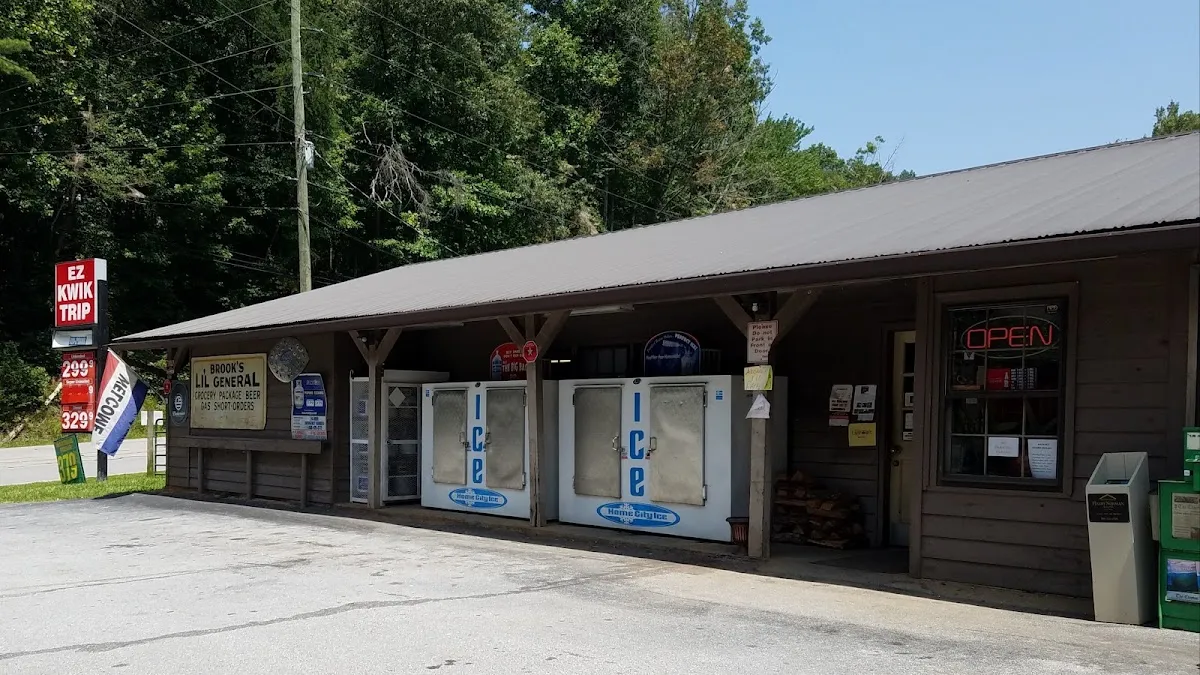 Brooks Lil General Store