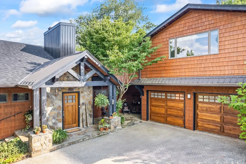 Curated Properties LLC