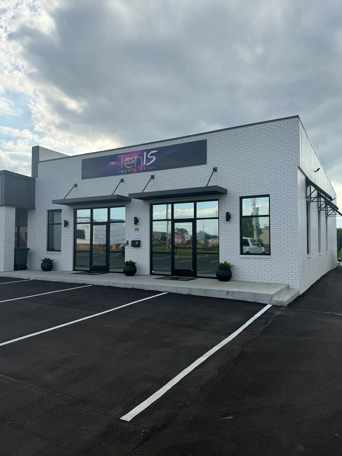 Ten15 Bar & Grill