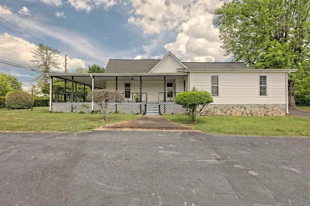 Angelia Kiker, Realtor - Century 21 Community Realty