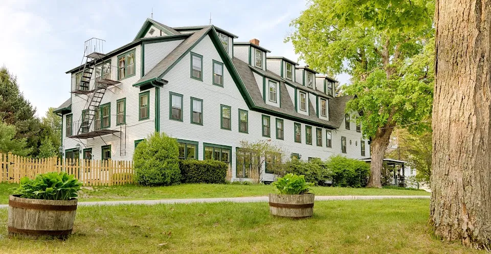 Follansbee Inn