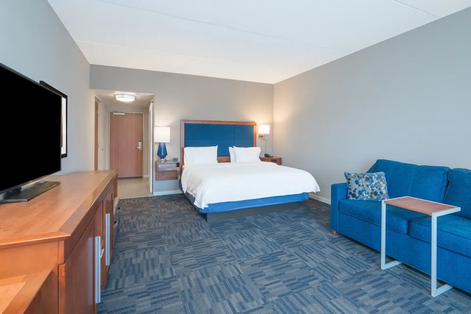 Hampton Inn & Suites Newburgh Stewart Airport