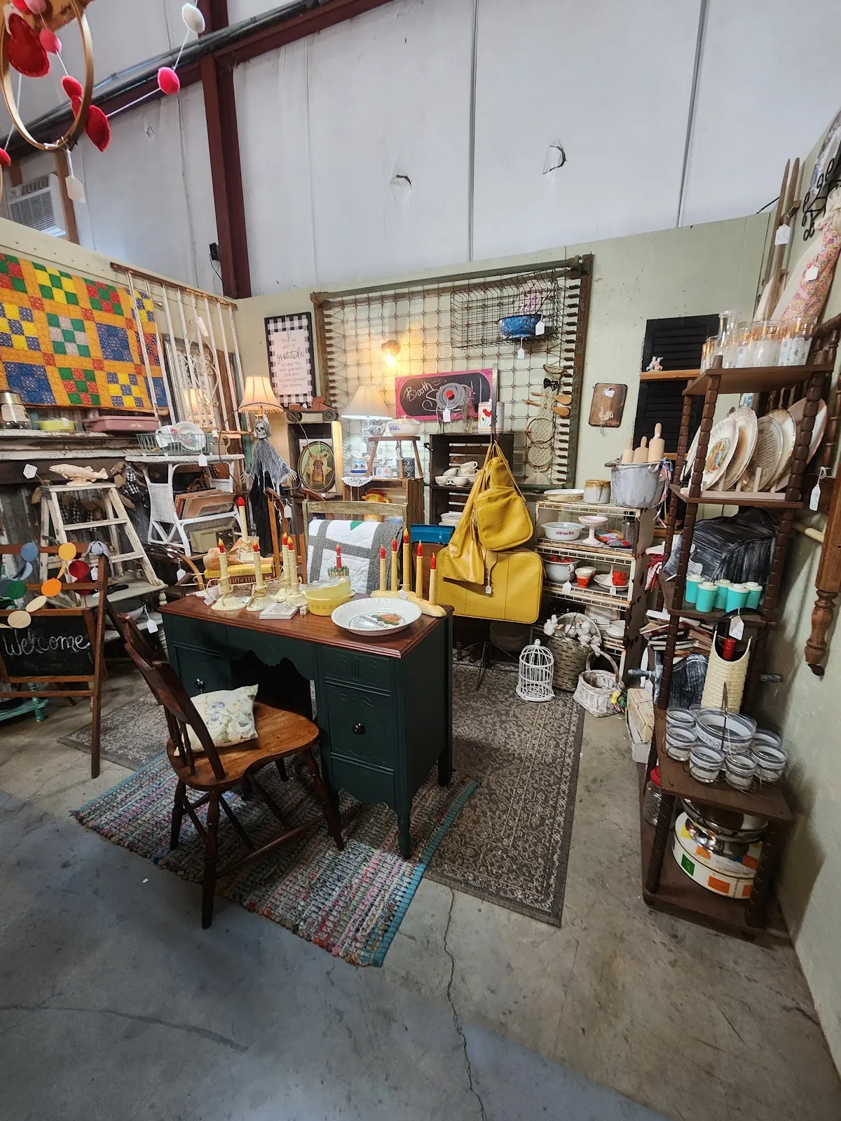 112 Antique Mall