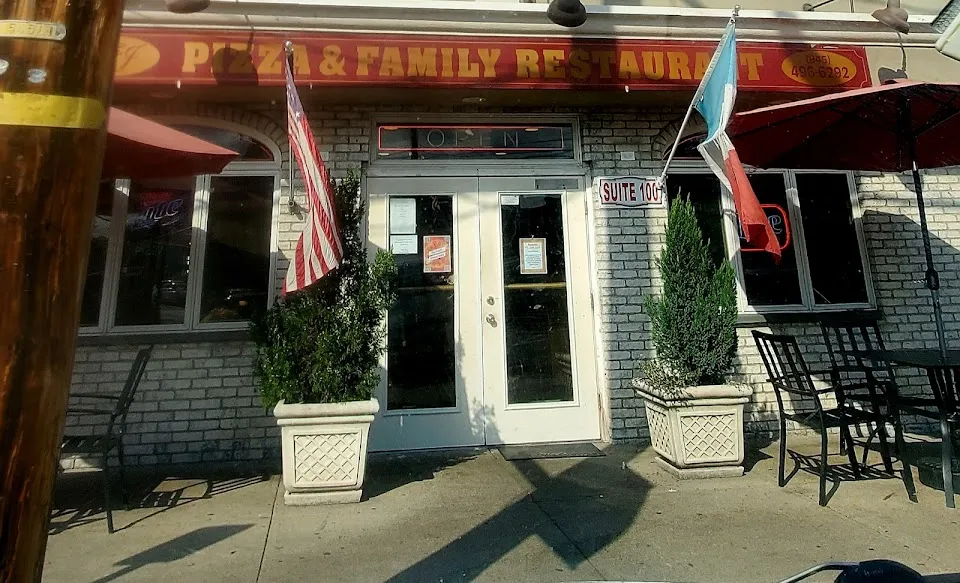 F & J Pizzeria