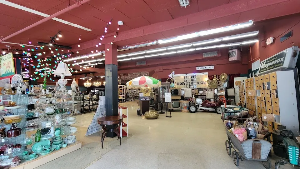 Newburgh Vintage Emporium Ware-House