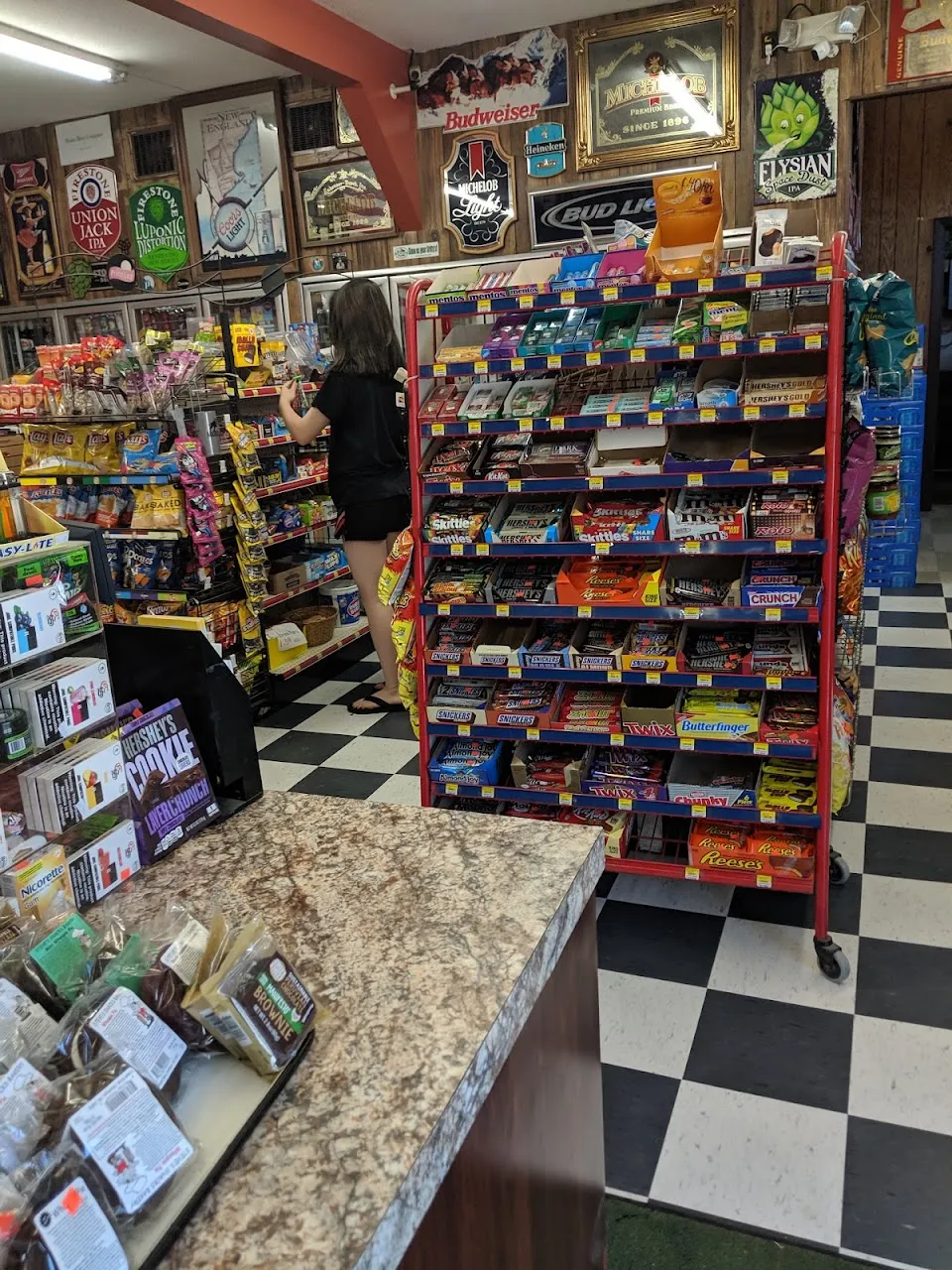 Leo's One-Stop Market